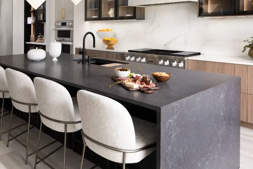 LG Viatera Carbo Quartz, a charcoal quartz countertop has a luxurious and elegant pattern - Springfield, IL