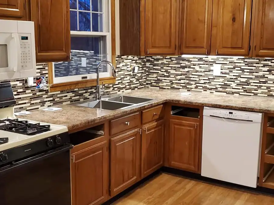 Ray's Countertop Shop Inc. - past projects, basic kitchen, laminate countertops with black, white, and gray tile backsplash - Springfield, IL