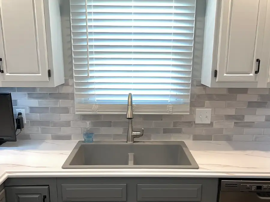 Ray's Countertop Shop Inc. - past projects, laminate countertop, white and gray tiles backsplash - Springfield, IL