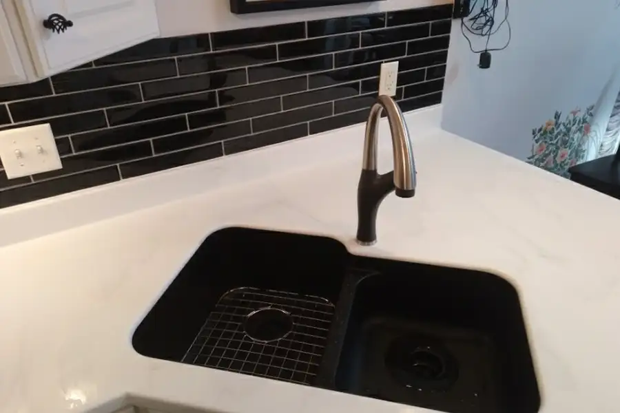 A close-up picture of Wilsonart's® solid surface countertop in the kitchen of a Springfield, IL resident.