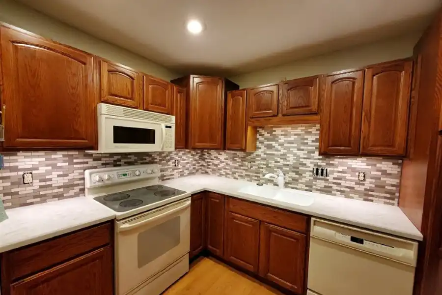 An “After” image of a completed countertop & backsplash project by Ray’s Countertop Shop Inc. in Central Illinois.